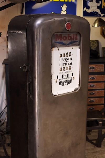 pompe essence ancienne mobil